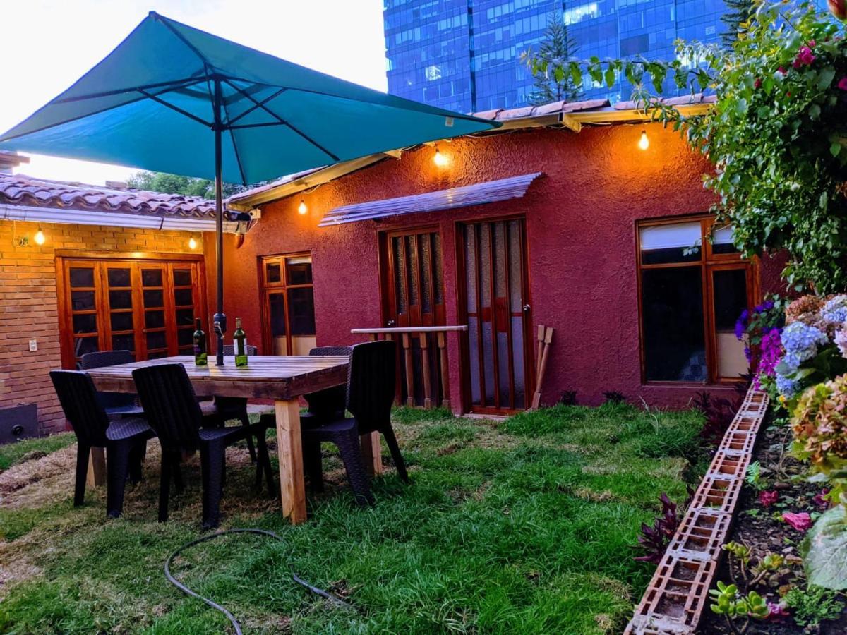 La Parada Del Tren Hostel Bogotá Kültér fotó