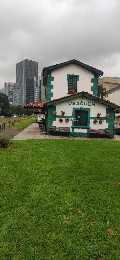 La Parada Del Tren Hostel Bogotá Kültér fotó