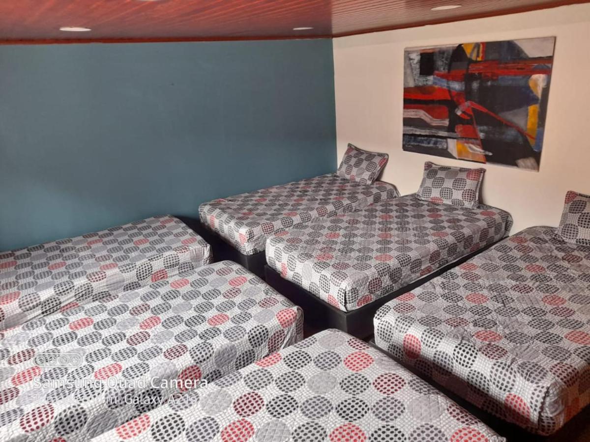 La Parada Del Tren Hostel Bogotá Kültér fotó